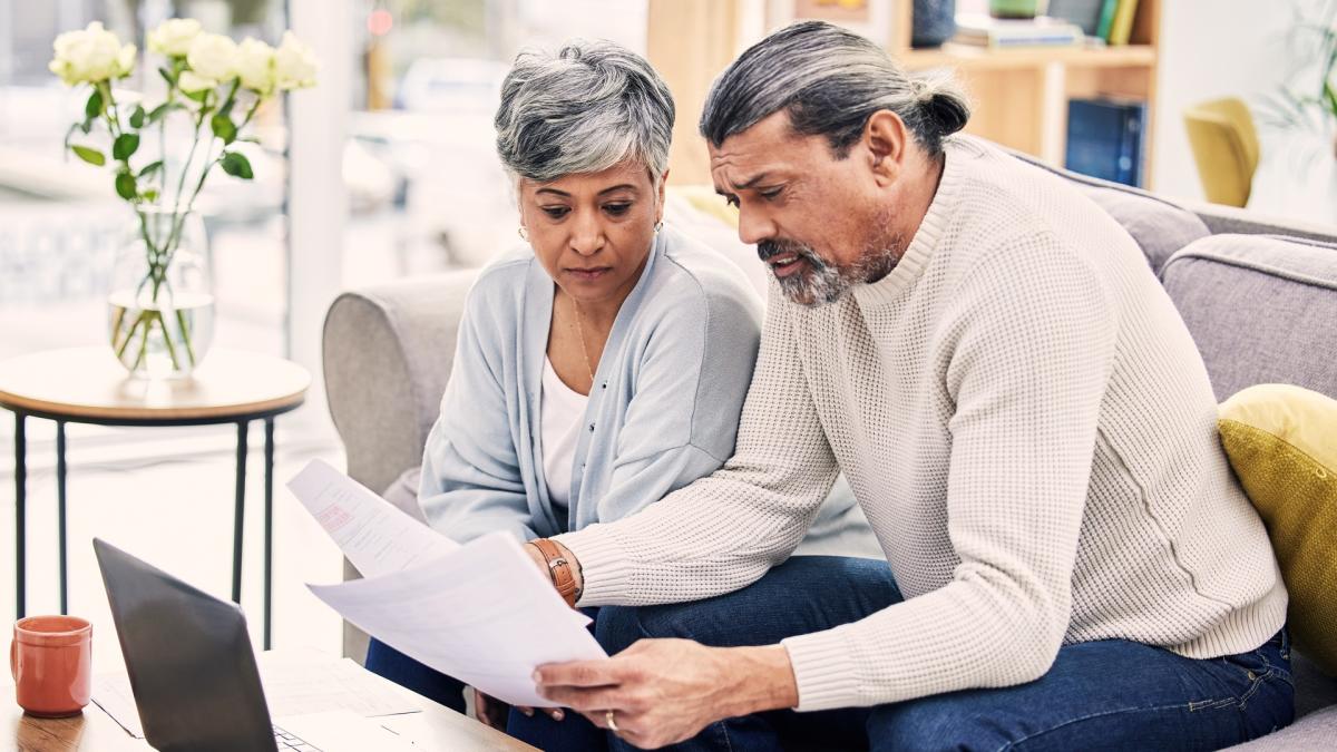 3 Key Signs You Won’t Be Able To Afford To Retire Before Age 70